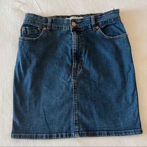 Denim skirt (like new)